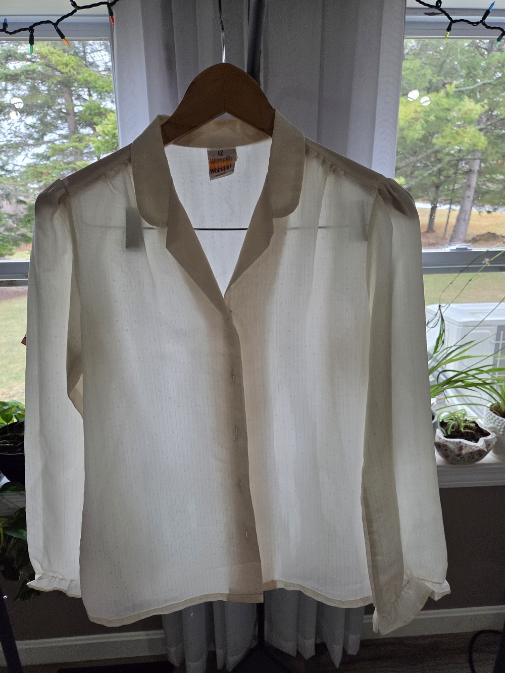 VINTAGE Wrangler White Button-Up Top
